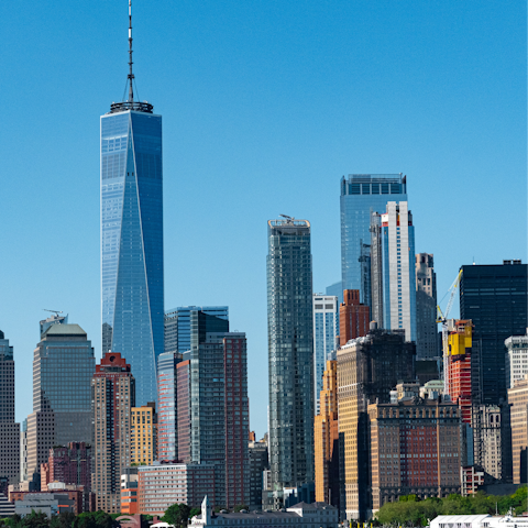 Stay in the bustling Flatiron District, just a ten-minute walk from the Empire State Building