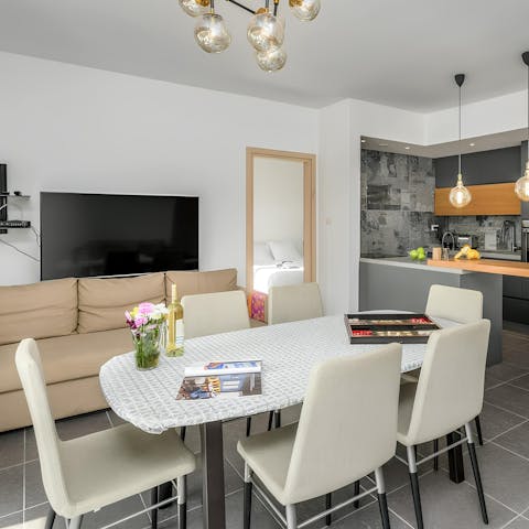 Plan your Tel Aviv itinerary at the dining table