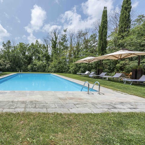 Soak up the Italian sunshine from the pretty pool