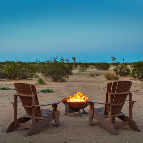 Relax with a calm evening around the fire pit