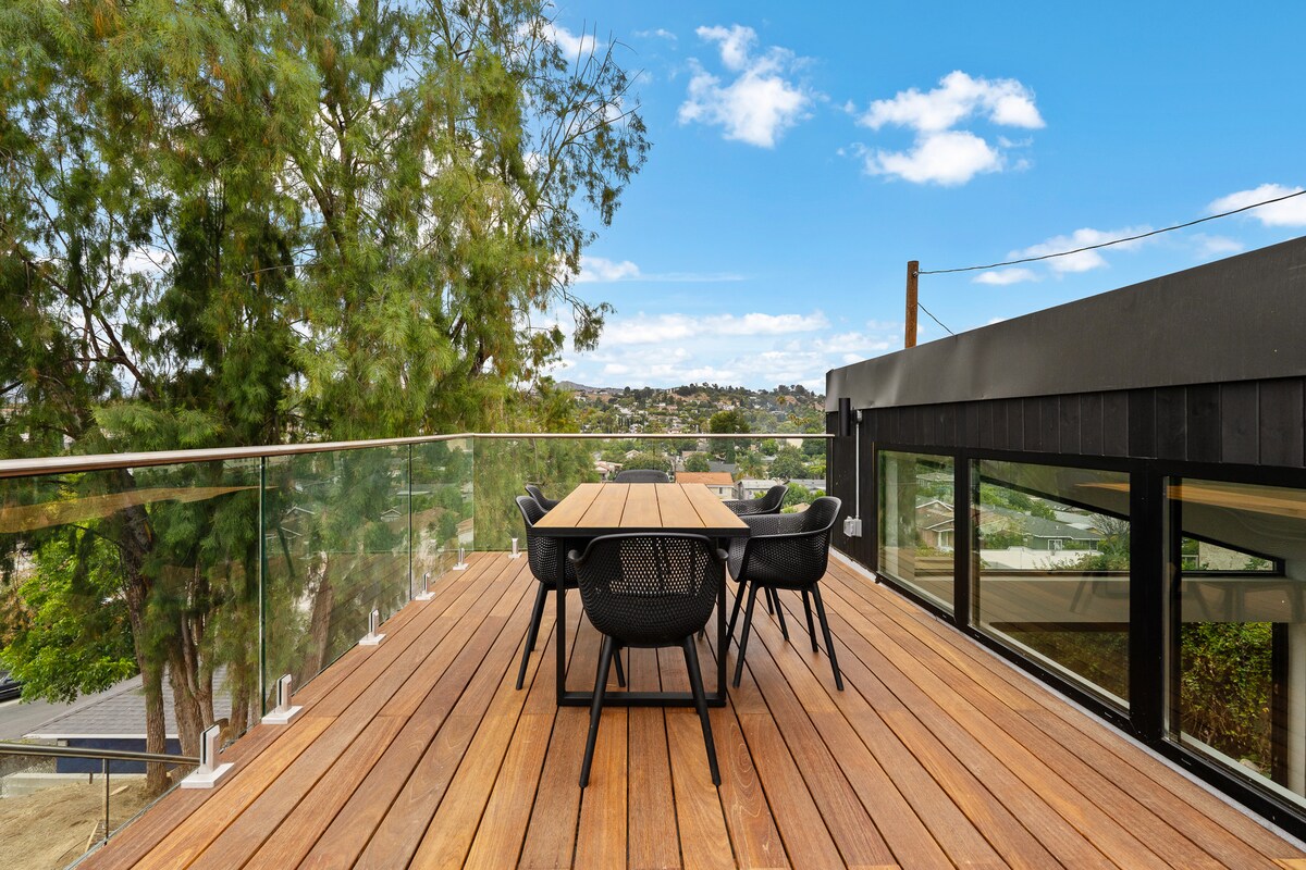 Rooftop over Highland
