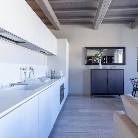 Prepare some Italian cuisine in the modern kitchen