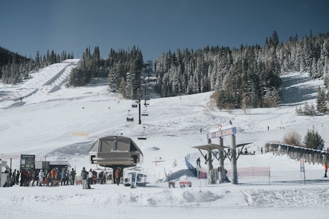 Experience the breathtaking Vail Valley mountains, home of spectacular skiing