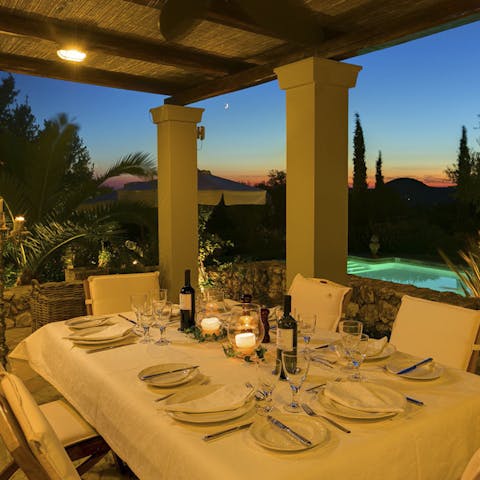 Eat gourmet meals al fresco