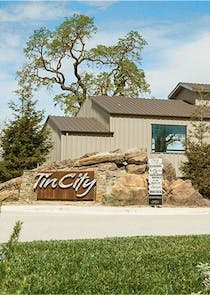 Explore Tin City's Unique Dining and Tasting Experience