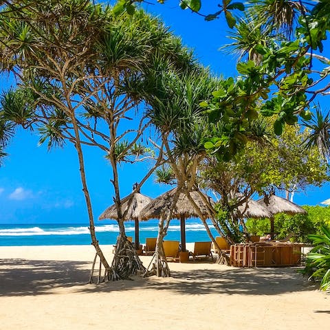 Stay moments away from the beautiful beaches of the Bay of Jimbaran
