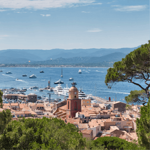 Discover the natural beauty of Saint-Tropez, just a ten-minute drive away