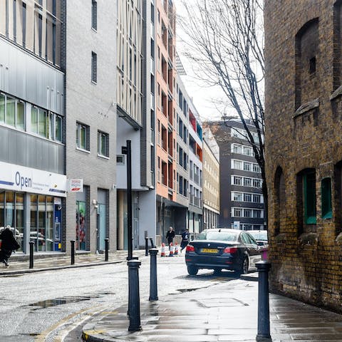 Stay in the convenient Shadwell neighbourhood