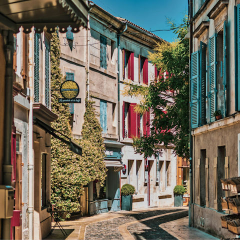 Stroll twenty minutes into Saint-Rémy-de-Provence