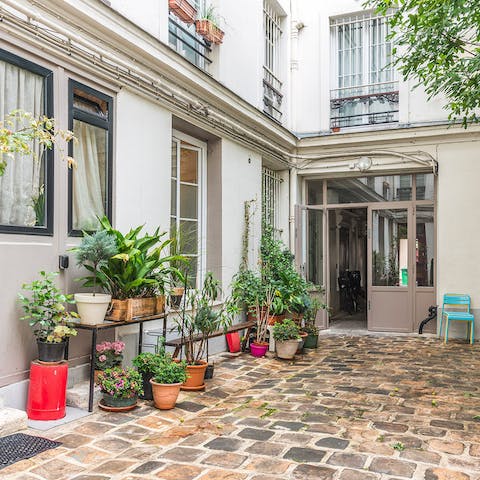 Stay in a former costumier's workshop in a picturesque cobbled courtyard