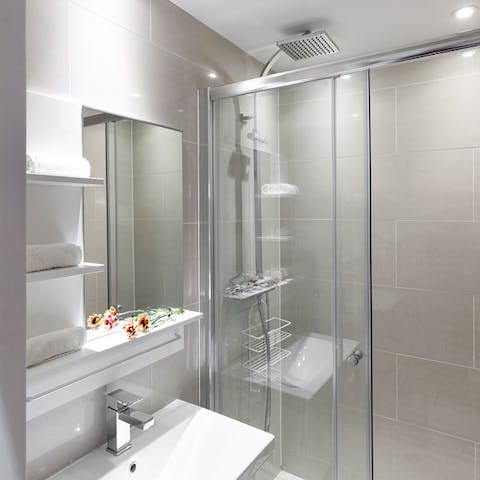 Modern & luxurious bathrooms