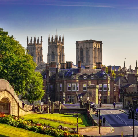 Stay amidst the beautiful Yorkshire countryside – all while being just a fifteen-minute drive from York's city centre