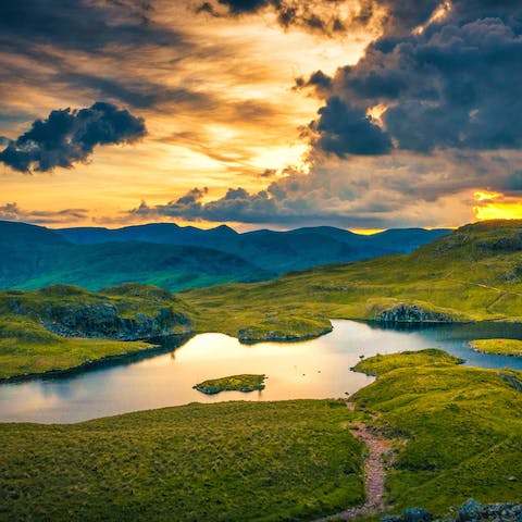 Embark on a breathtaking hike around Penrith, right from your door