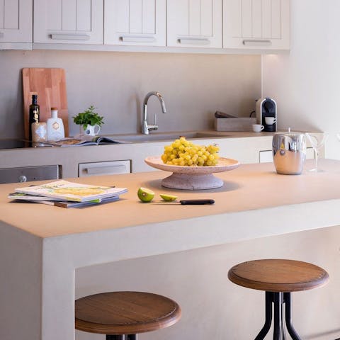 Start your morning with fresh coffee at the breakfast bar