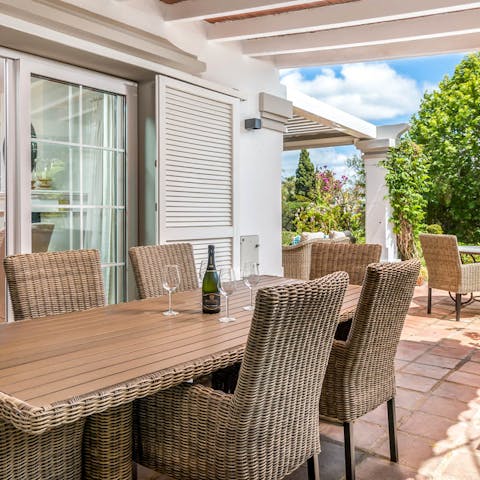 Cook a meal to enjoy al fresco on the covered terrace