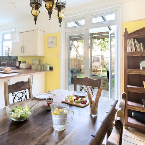 The country style open plan kitchen