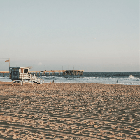 Walk ten minutes to reach the soft sanded beaches of Santa Monica