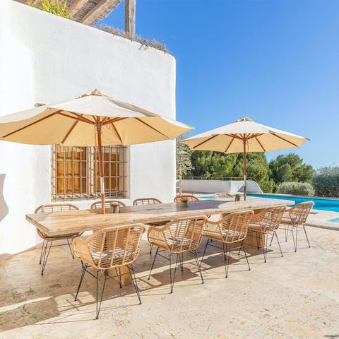 Lay the table for a barbecue lunch on the large terrace