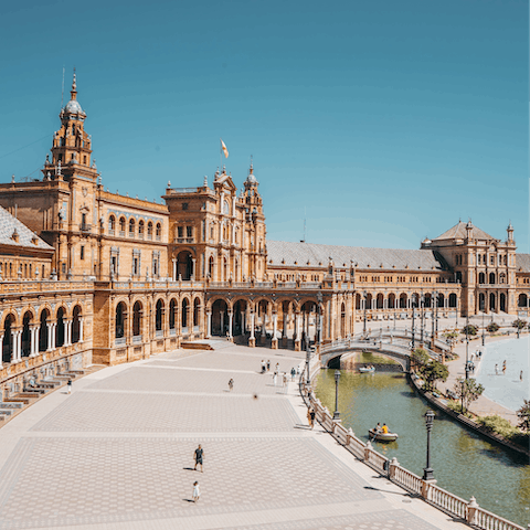 Stay in Seville's Calle Albareda district