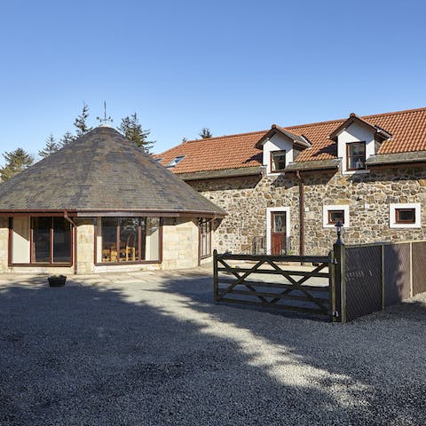 Stay in the Scottish countryside just outside St Andrews