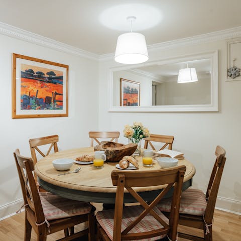 Treat your group to a hearty full Scottish breakfast – don't forget the tattie scones