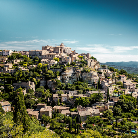 Take in the sights of beautiful Gordes – it's just a four-minute drive