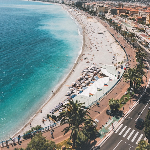Take a 12-minute stroll along to Nice's beachfront