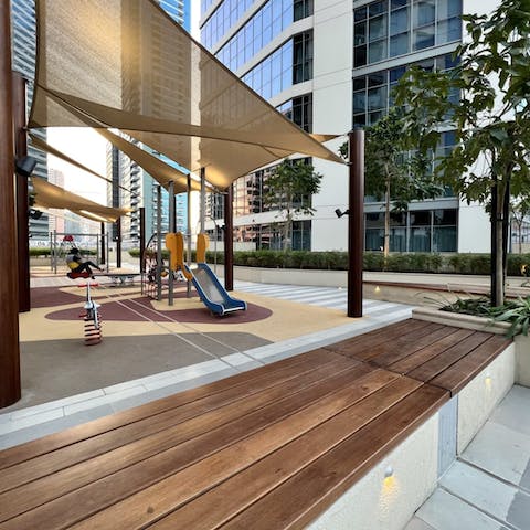 Amuse the kids in the outdoor children's play area