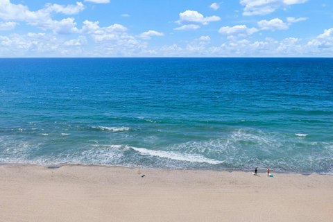 Let your cares drift away on Solana Beach, just as short stroll away