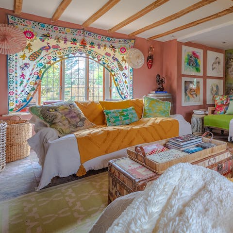 Stretch out in the comfy living room, after a day out in Stratford-upon-Avon – a twenty-five-minute drive away