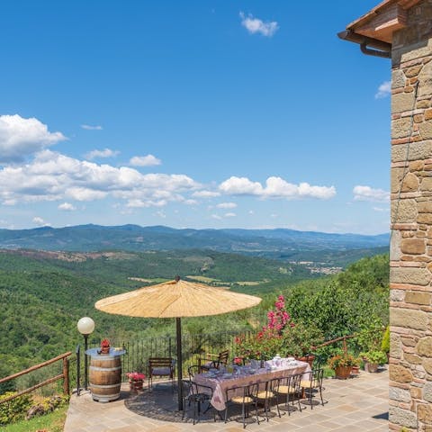 Organise communal feasts on the terrace with breathtaking views before you