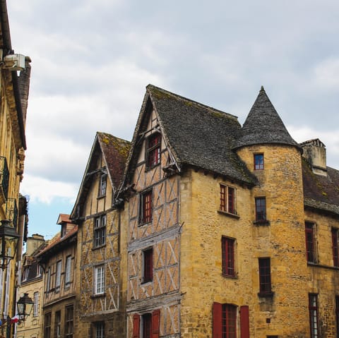 Drive to beautiful Sarlat in just twenty-five minutes for all the shops and restaurants you could need