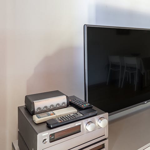 Stick your favourite tunes on the integrated sound system