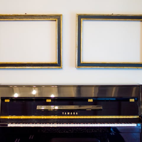 Entertain at the piano