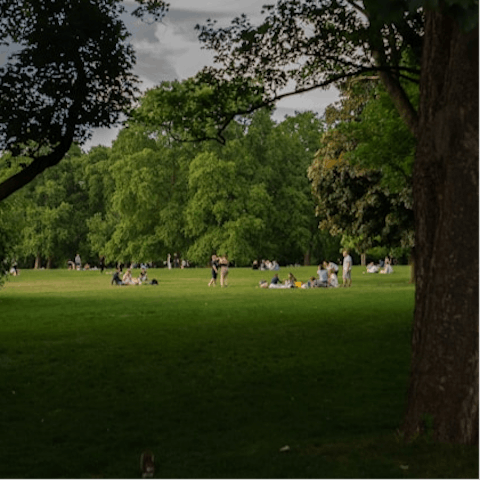 Make jogs around nearby Finsbury Park the new routine