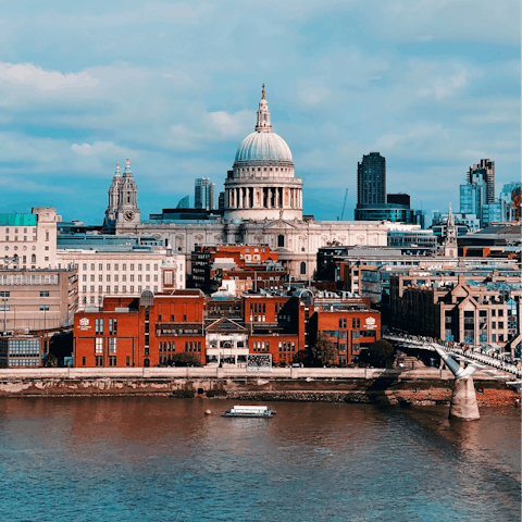 Stay in central Clerkenwell, a short stroll from St Paul's Cathedral