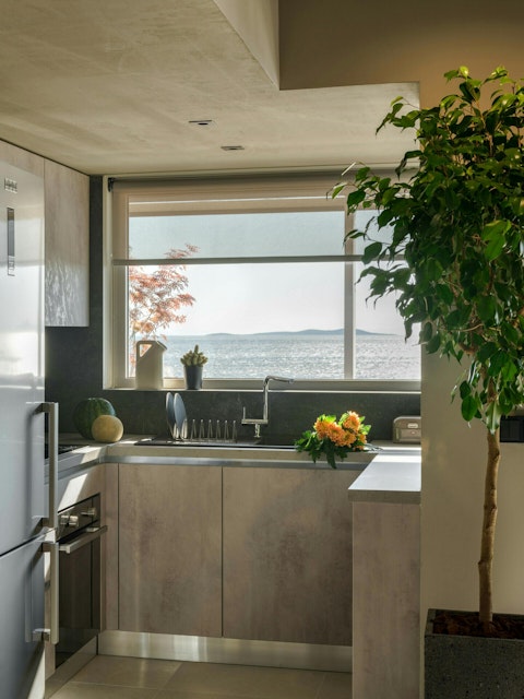 Rustle up breakfast with a view of the sea
