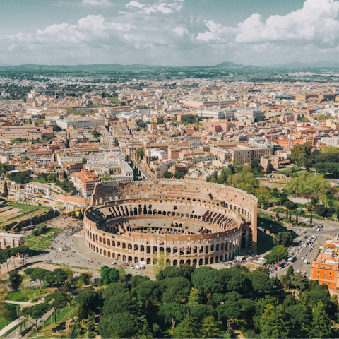 Stay a five-minute stroll from Rome's captivating Colosseum