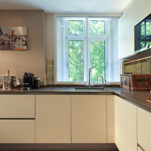 Sleek & modern kitchen