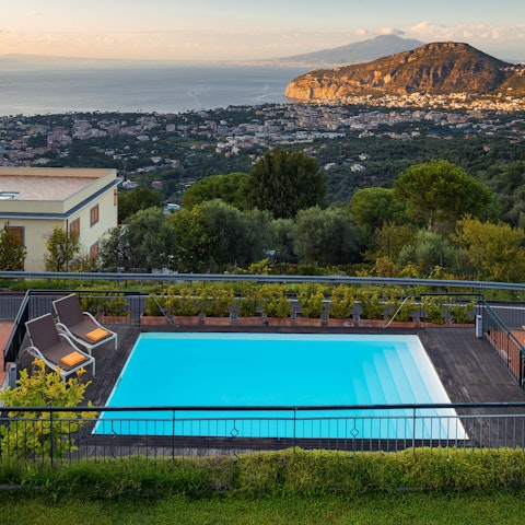 Admire the epic scenery from your own private pool