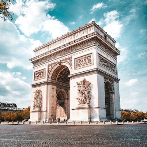 Discover the Arc de Triomphe – within walking distance of the home