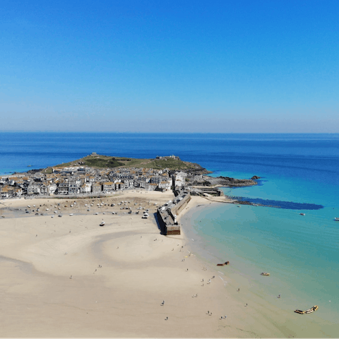 Embrace the refreshing spirit of seaside living from St Ives