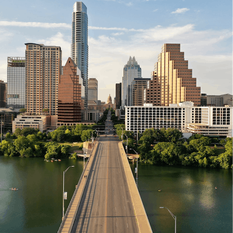 Go to a live gig or sample the fantastic restaurants in Downtown Austin, a twenty-minute walk, or five-minute ride