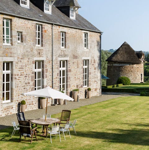 Tea on the lawn, anyone?