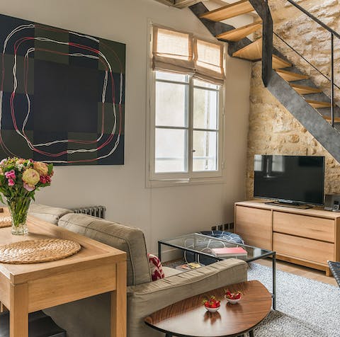 the cozy lounge space