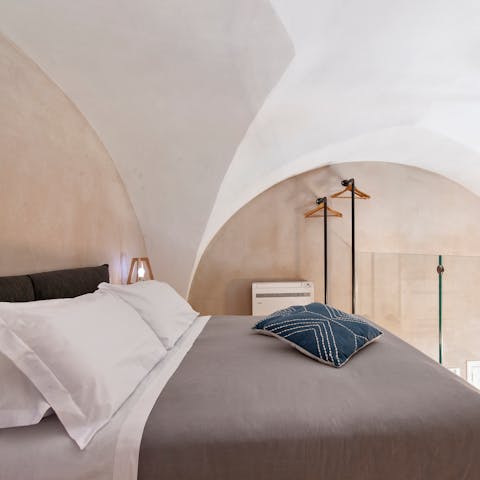 Enjoy a cosy sleep under the characteristic star vaults