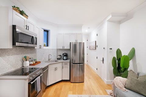 Prepare pancakes in the kitchenette before a day of sightseeing