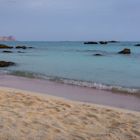 Make the most of having direct access to Glaros Beach – why not start each day with a paddle?