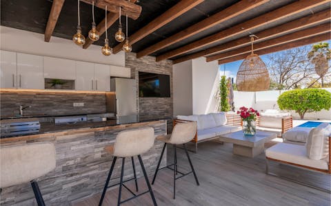 Rustle up a delicious dinner in the outdoor kitchen