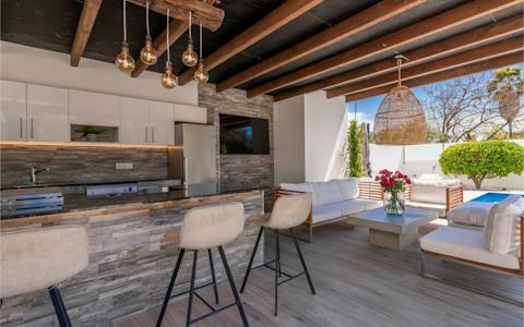 Rustle up a delicious dinner in the outdoor kitchen